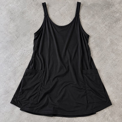 Vestido negro con bolsillos